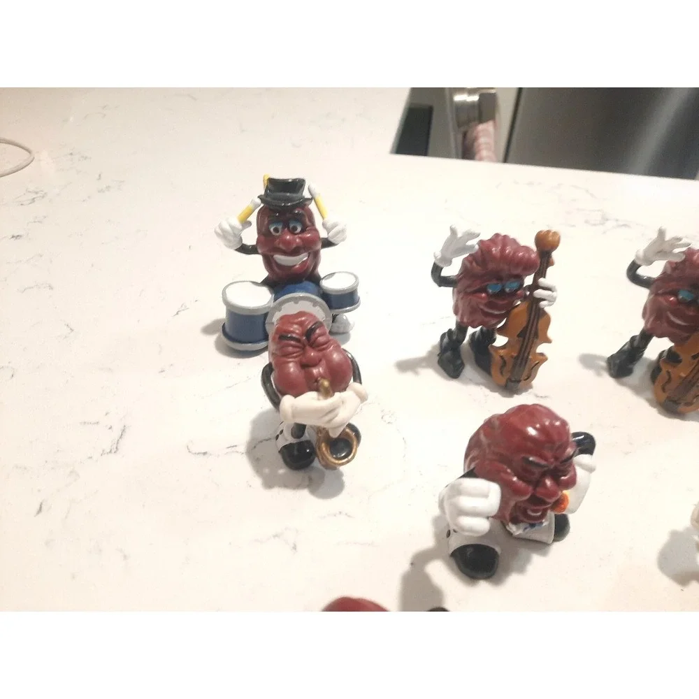 Lot of 11 Vintage California Raisins Figures Lot